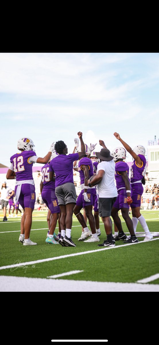1donniewalker's tweet photo. First scrimmage of the season with my brothers ! Can’t wait to show the people what them island boyz 🌴About this season!! #all4ball #TTSU #dontcountusout @CoachOBrantley @TheCoachGordon @Coachmwatkins1 https://t.co/qW63dmzjdp