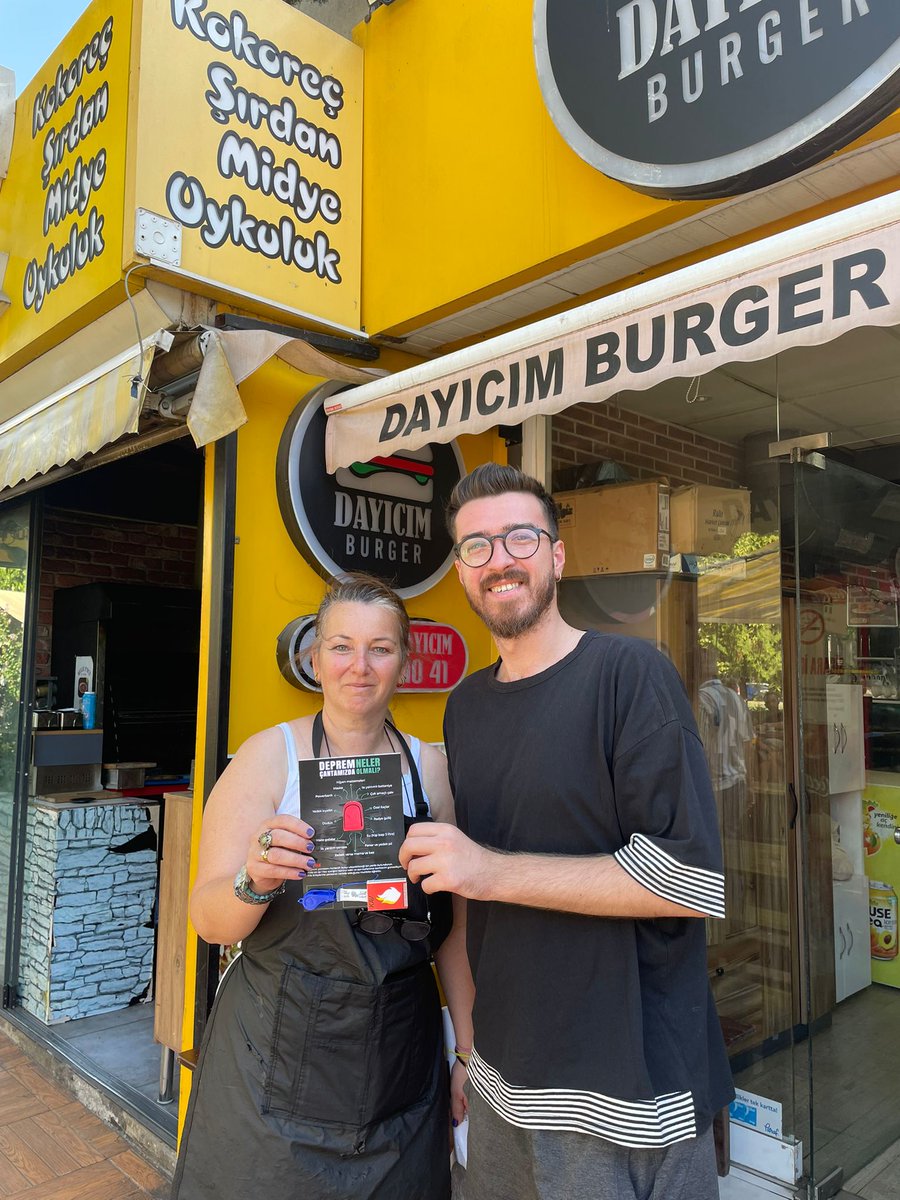 Yaşadığımız büyük felaketin yıldönümünde, farklı ilçelerimizde deprem bilincini artırmak amacıyla broşür dağıtımı gerçekleştirdik.

Bu vesileyle, depremde hayatını kaybeden tüm vatandaşlarımızı rahmet ve saygıyla anıyoruz. #17Agustos1999