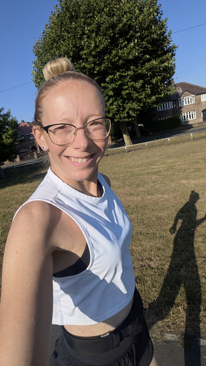 Claire_MCR's tweet image. Oh wow, ok it's been a while 😂🤦🏼‍♀️ an awful episode of kidney stones hung around almost 4 weeks then recovering 😭 so now it's been slowly back out this week getting ready for Warrington Half Marathon in 5 weeks!!!! #ukrunchat