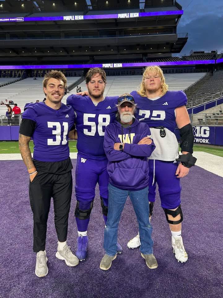 ATrain34's tweet image. Shoutout to Coach @CoachJeddFisch. The defensive lineman are awesome. Just gave my boy an amazing core memory. Those are a bunch of good Dudes! Thank you #BowDown