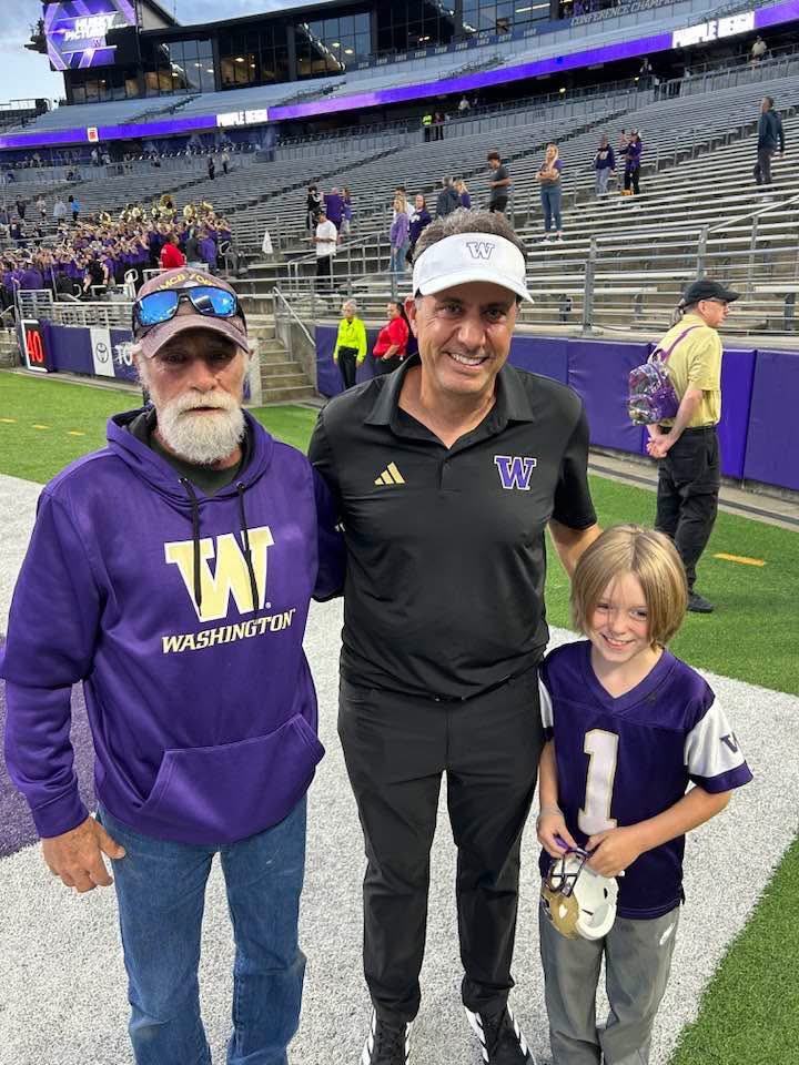 ATrain34's tweet image. Shoutout to Coach @CoachJeddFisch. The defensive lineman are awesome. Just gave my boy an amazing core memory. Those are a bunch of good Dudes! Thank you #BowDown