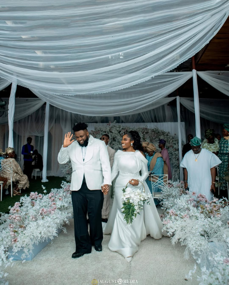 SupaFuseHQ's tweet image. Rapper Chinko Ekun officially wedded his wife in a private ceremony last weekend.
.
#supafuse #musicstreaming #musicstreamingplatform #streamingplatform  #chinkoekun #chinko #chinkotiger #tiger #rapper #music #musicnews #marriage #marriagelove #wedding #weddingday #weddings