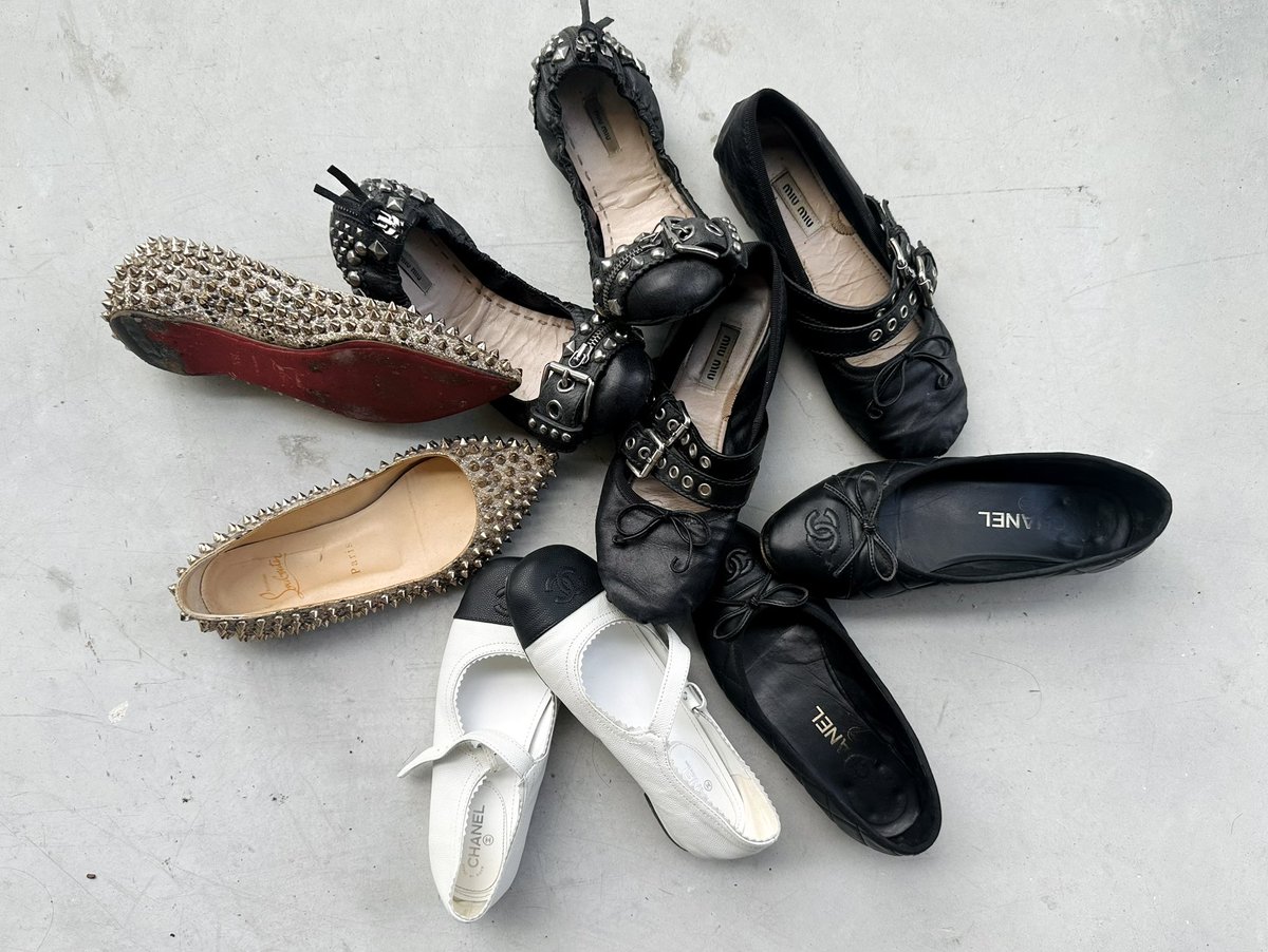 crystaI's tweet photo. my current flats collection ^_^ https://t.co/08FcAYflZq