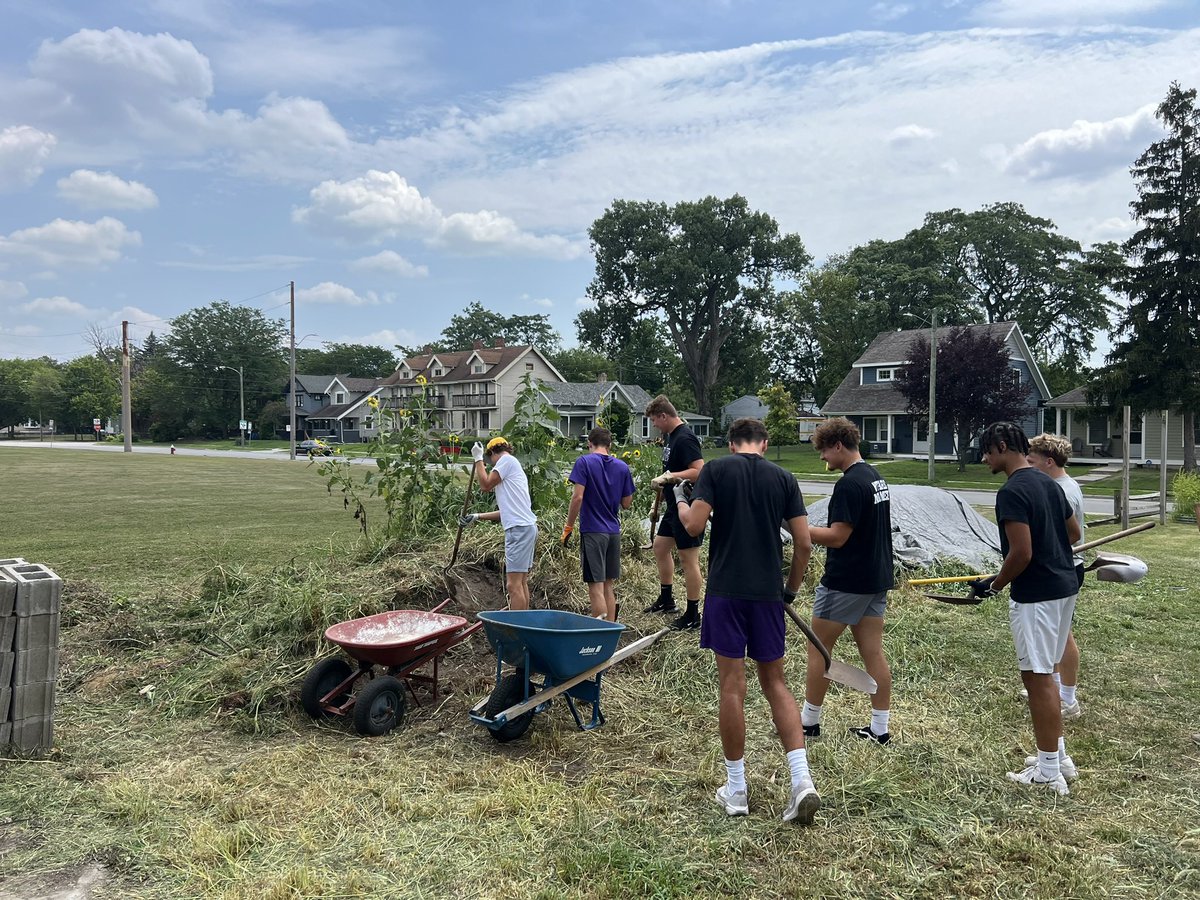 This past weekend, our Maumee Football Team Leaders took time away from the field to give back in a big way. They volunteered at the Grace Community Center in Toledo, helping build and prepare gardens that will provide healthy food options for families in need.

We are proud of