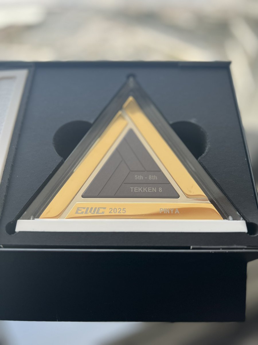 I am going back to Japan!🇸🇦✈️🇯🇵
 It was really a great view on the stage of EWC for the first time!
 I would like to praise myself for doing so well even though I didn't win the championship!