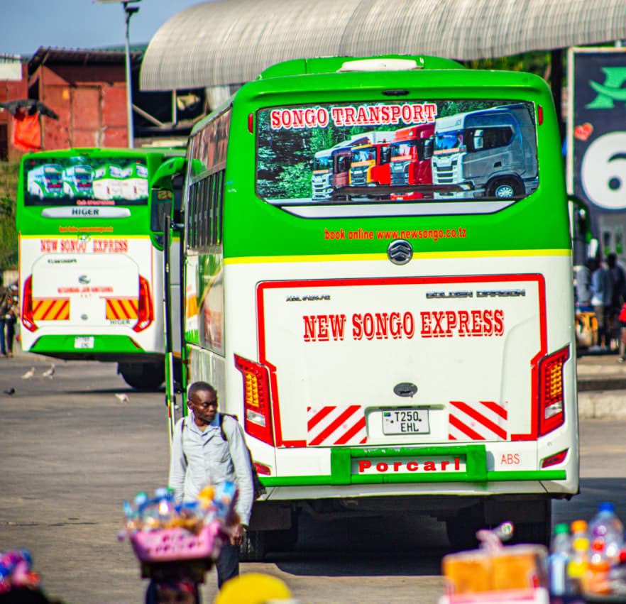 SouthernBuses's tweet photo. #NewSongoExpress
📸 @PorcarlP https://t.co/RdKXVgrVn9