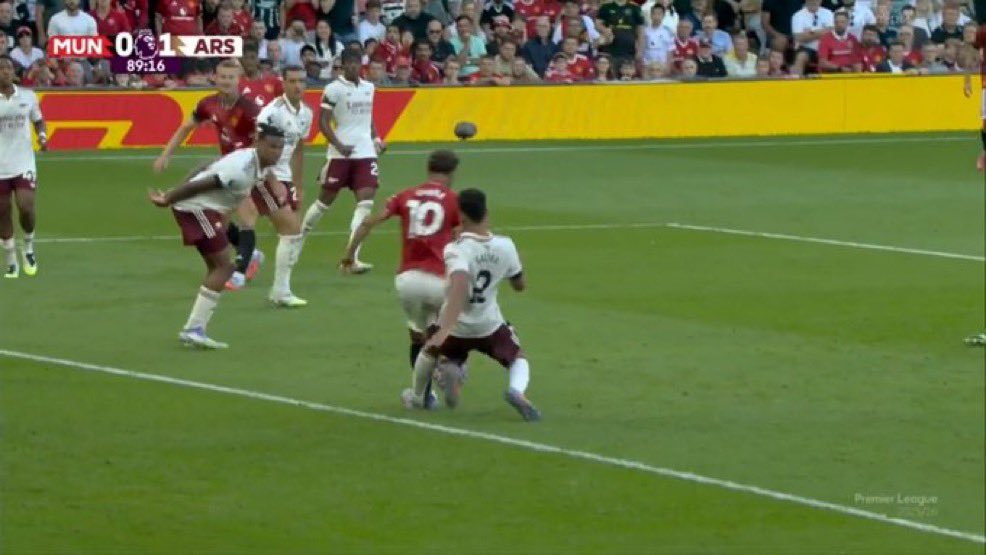 utdscope's tweet photo. Absolutely robbed. Clear penalty. https://t.co/izbPtMCLx8