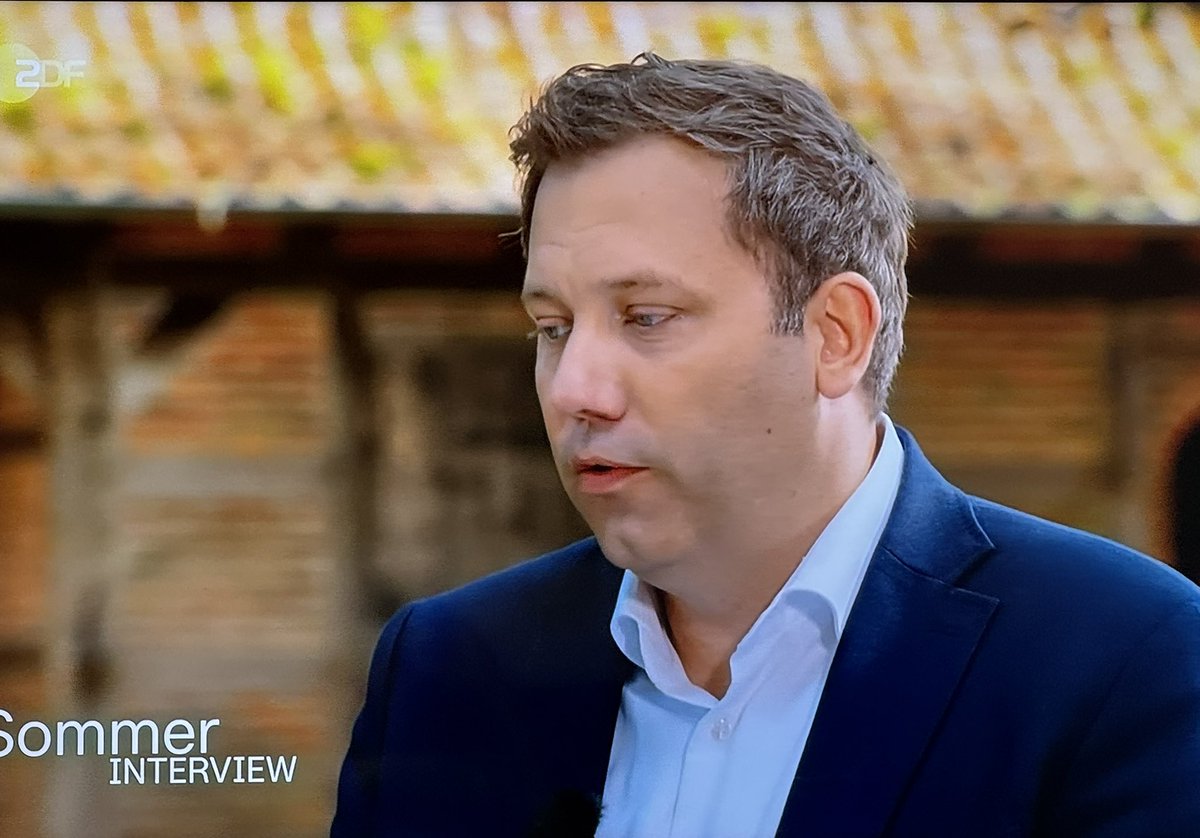 Ein gedankenarmes fantasieloses und floskelreiches Geplapper voller linkspopulistischer Phrasen, das auszustrahlen es keinerlei Rechtfertigung gibt.