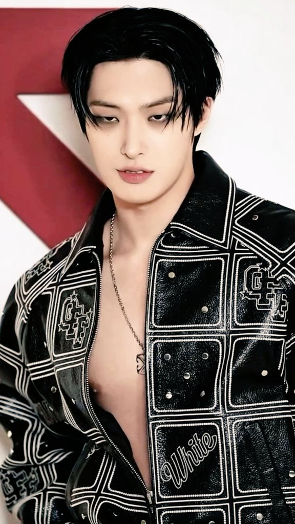 ——Buenos días hermosos, después de unos días desaparecido vuelvo, les dejo un regalito. 
                    #SeductiveSundayᅠᅠᅠᅠᅠᅠ #sexorol #gaysex