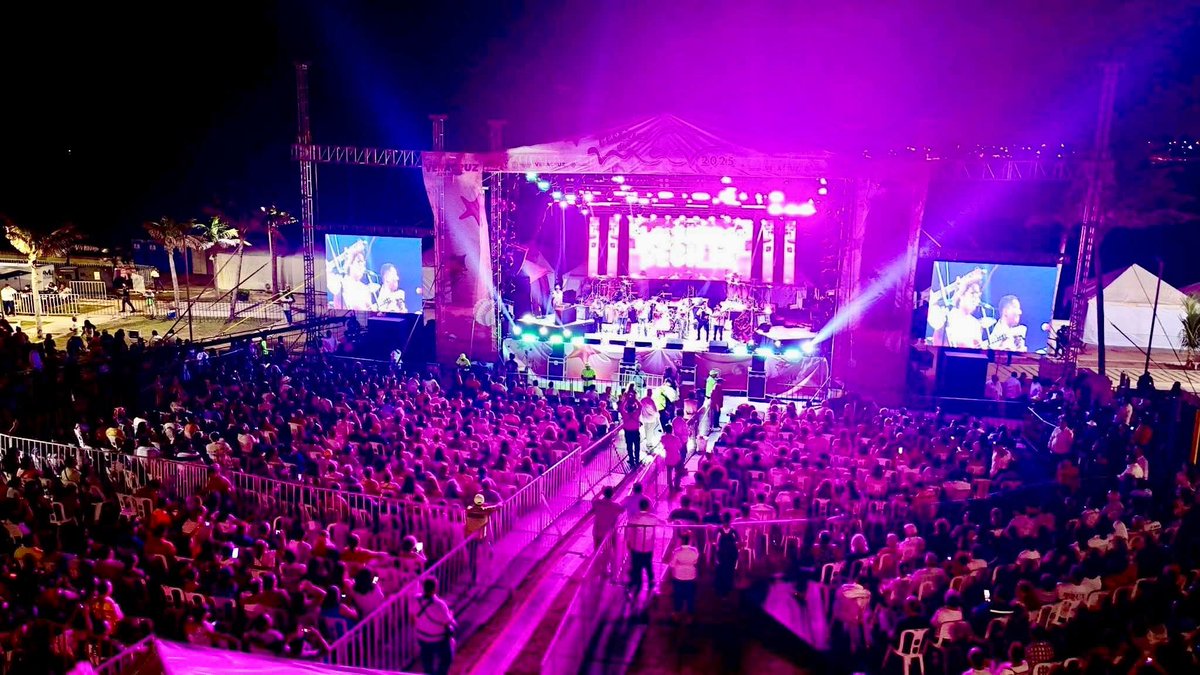 Con la alegría, calidez y hermandad que nos caracteriza a la gente de Coatza y acompañados de nuestra Gobernadora <a href="/rocionahle/">Rocío Nahle</a>, recibimos y disfrutamos de la música de <a href="/lasantacecilia/">La Santa Cecilia</a> y de <a href="/Reyli_Barba/">Reyli Barba</a> en el Festival del Mar 2025. 

¡En Coatza nos irá muy bien!