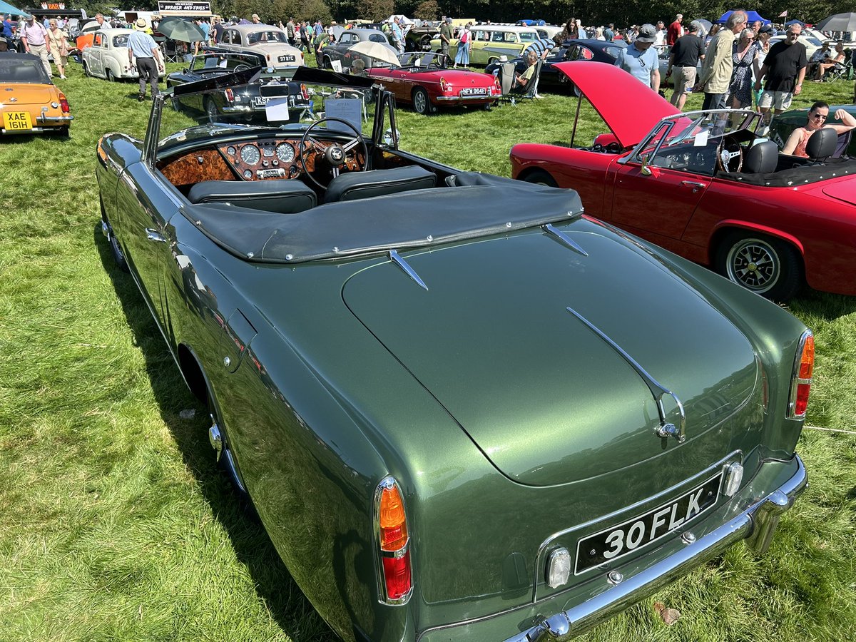 A day of sunshine and nostalgia at the Wigton Motor Club classic show at Dalemain House. Brilliant to see so many people keeping these old cars going and in such fantastic condition.