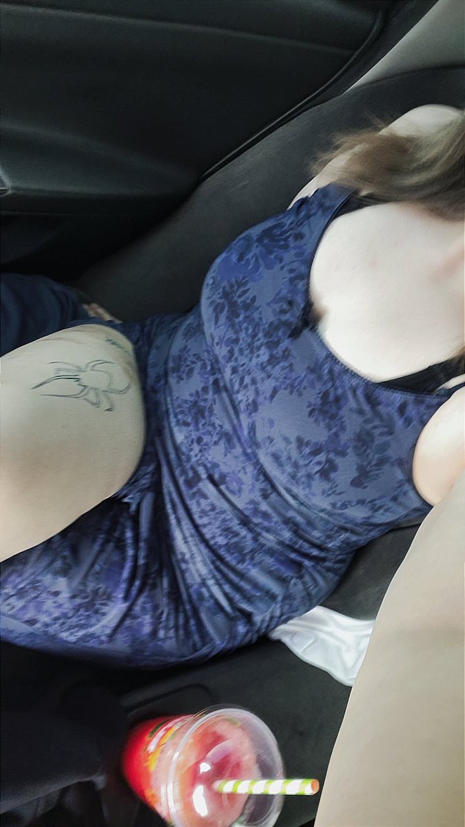 angeldarling0's tweet photo. All natural baby~

#natural #eightteen #sexy #onlyfans #fansly #tattoo #dress https://t.co/9cNGrVhBCa