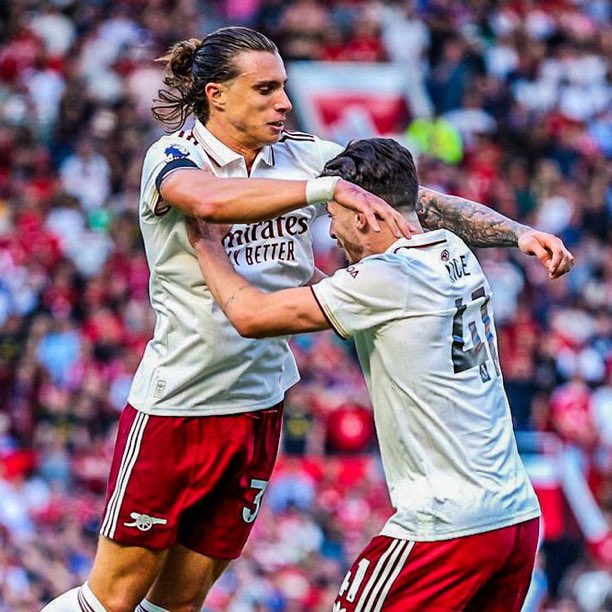 🚨 Arsenal fans let's celebrate that win by following each other!

Repost 🔁
Follow Me 🤝🏼
Comment ❤️❤️❤️ paint everywhere red and follow everyone that likes it.. Ensure to follow back if you were followed!