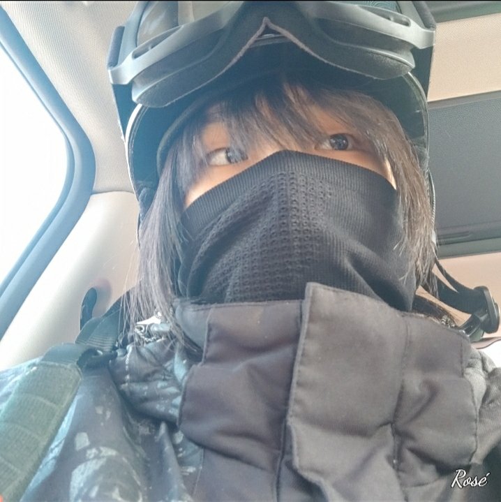 Rosé_216 tweet media