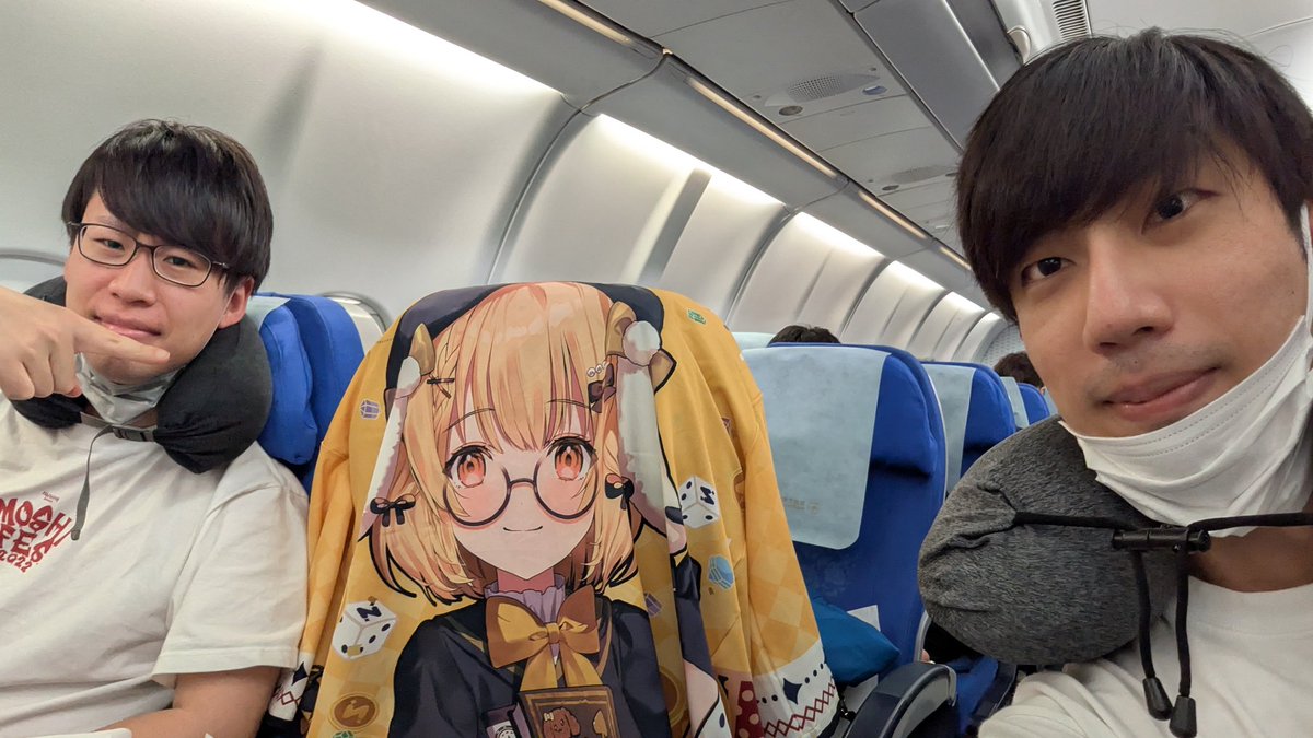 いっちー@きんぐすベガ (@kingstarak) on Twitter photo 帰国します!行く前は初めての国だし怖かったけど現地の方々に手厚くサポートしていただいて快適に過ごすことができました。本当にありがとう!帰りの席は一人空いてしまって少し淋しいけど代理人と一緒に帰ります また来年願わくば本戦で会いましょう <a href="/FLaMeOfNoVa/">SHAKER /シャカ@EWC🏆</a> <a href="/FaresAlHaqbani/">ZEDI | FRESCO🇸🇦🇸🇦🇸🇦🇸🇦🇸🇦</a> <a href="/Alnafisi_Nawaf/">Nawaf Alnafisi (Pitohui) 👾</a> 帰国します!行く前は初めての国だし怖かったけど現地の方々に手厚くサポートしていただいて快適に過ごすことができました。本当にありがとう!帰りの席は一人空いてしまって少し淋しいけど代理人と一緒に帰ります また来年願わくば本戦で会いましょう <a href="/FLaMeOfNoVa/">SHAKER /シャカ@EWC🏆</a> <a href="/FaresAlHaqbani/">ZEDI | FRESCO🇸🇦🇸🇦🇸🇦🇸🇦🇸🇦</a> <a href="/Alnafisi_Nawaf/">Nawaf Alnafisi (Pitohui) 👾</a>
