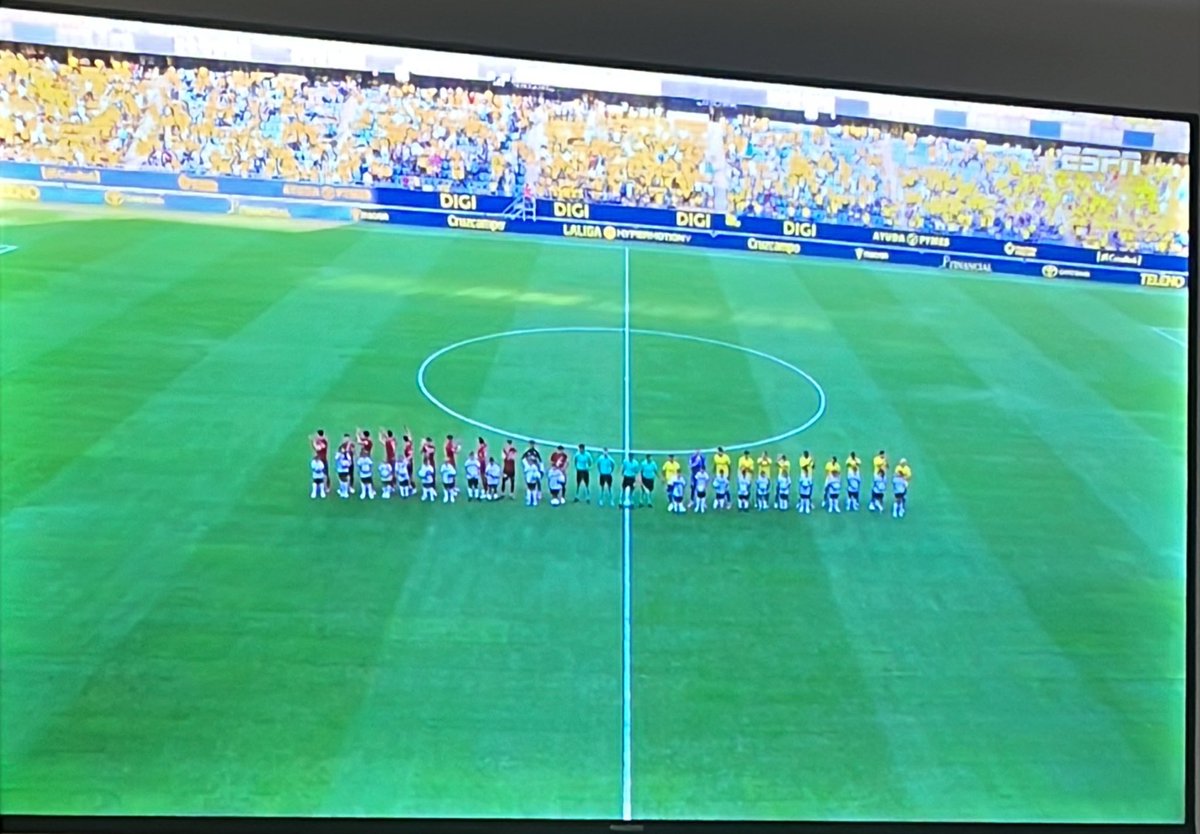 Petit de titular en Mirandes, Ocampo al banco en Cádiz. Partidun en ESPN.