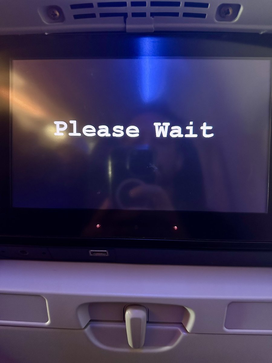 watchthetechpod's tweet photo. @Delta is this punishment because I called you out a few weeks ago for a bad app experience? I feel targeted in 17F 😂 #deltaairlines #travel https://t.co/WTQvD7jthj