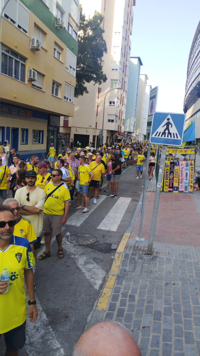 NatanaelBello's tweet photo. A un minuto de empezar el partido @Cadiz_CF. Vaya tela!! https://t.co/wmLnyNbKom