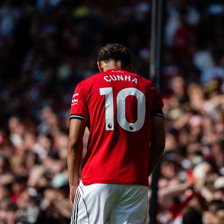 Utdtruthful's tweet photo. 🚨📊 Manchester United had 20+ shots in a single Premier League game against Arsenal for the first time since their 8-2 win in August 2011. #MUFC [@Squawka] https://t.co/0nHHKh9Hrj