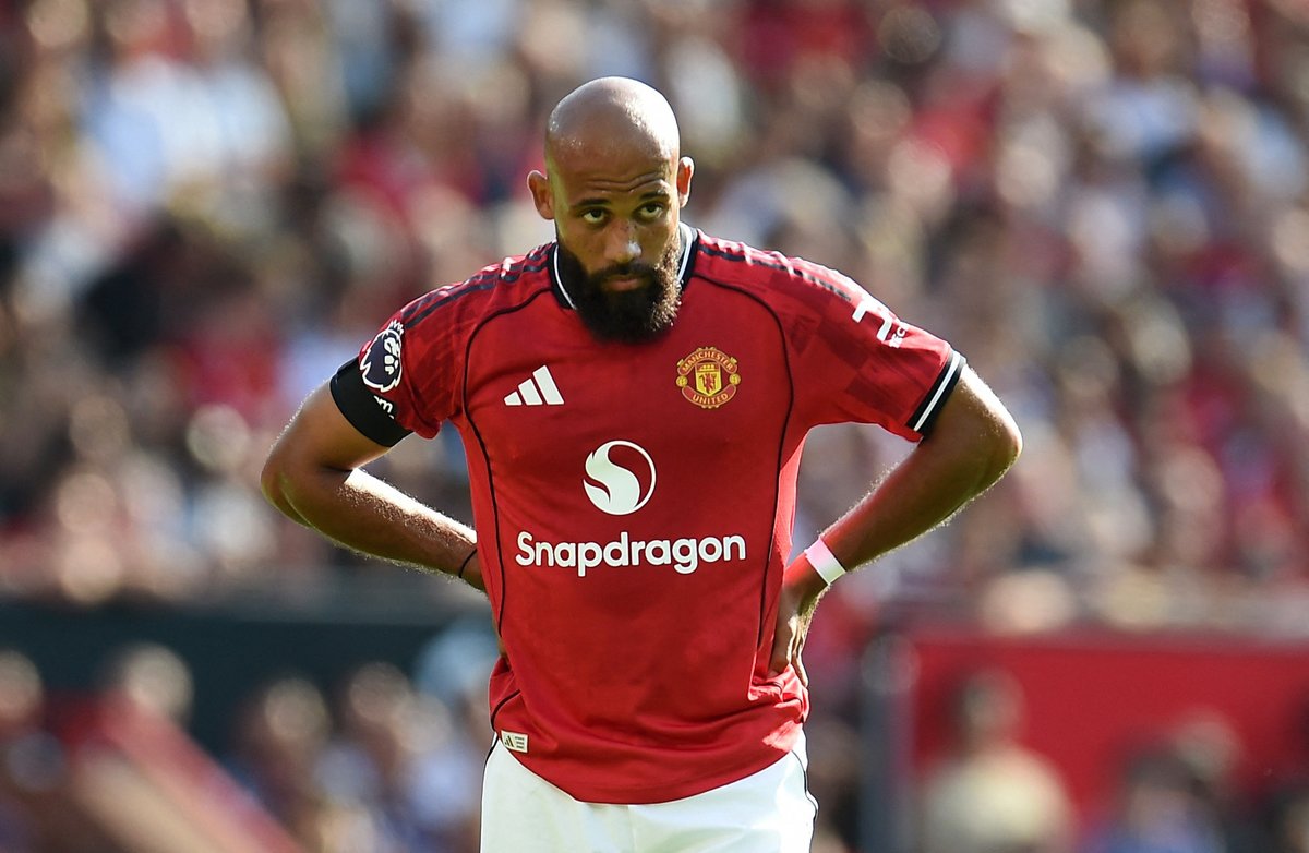 Premier League tweet media