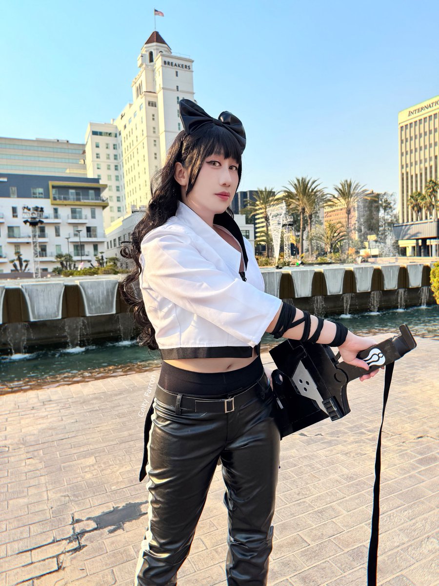 The black cat is back 🖤🐈‍⬛ I’ve always wanted to wear Blake’s alternate outfit from Volume 2! 

📸 <a href="/ItsAndrewXP/">ItsAndrewXP</a> 

#rwby #blakebelladonna #cosplay