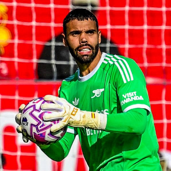 🚨🗣️ Gary Neville: "Arsenal really dug in. They showed a lot of resilience. We know how good they are defensively. Raya made some really good saves and the back four got better as the game went on."

"Arsenal were never at their best but to come to Manchester, whether it is Old