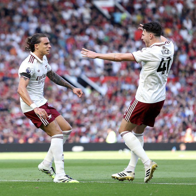 HustleKing01's tweet image. Just retweet to annoy that small team 😝