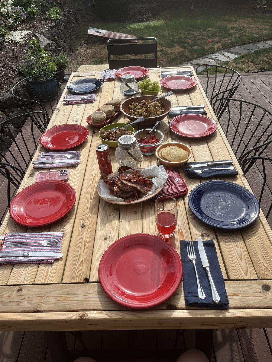 Butts in seats for Wendi’s belated birthday weekend.