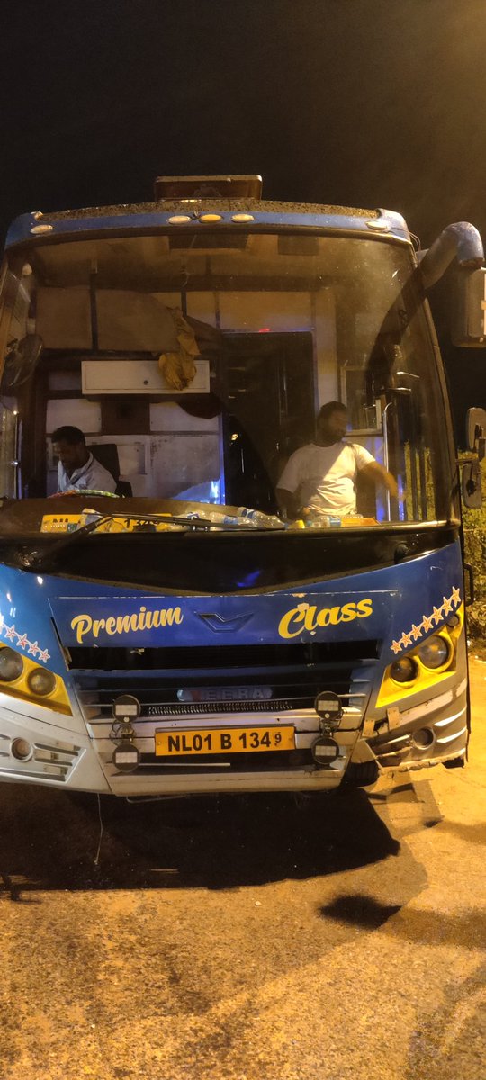 DrMalayaKumar's tweet image. This bus service is a disaster! 🚨
No driver details, burning smell, AC not working, stopped for hours, broke down again after the Mandya toll. Owner unreachable. Families &amp;amp; kids stranded on the road! Unsafe &amp;amp; unacceptable.
@MoRTHIndia @Transport_GoI
#PassengerSafety #BusFail