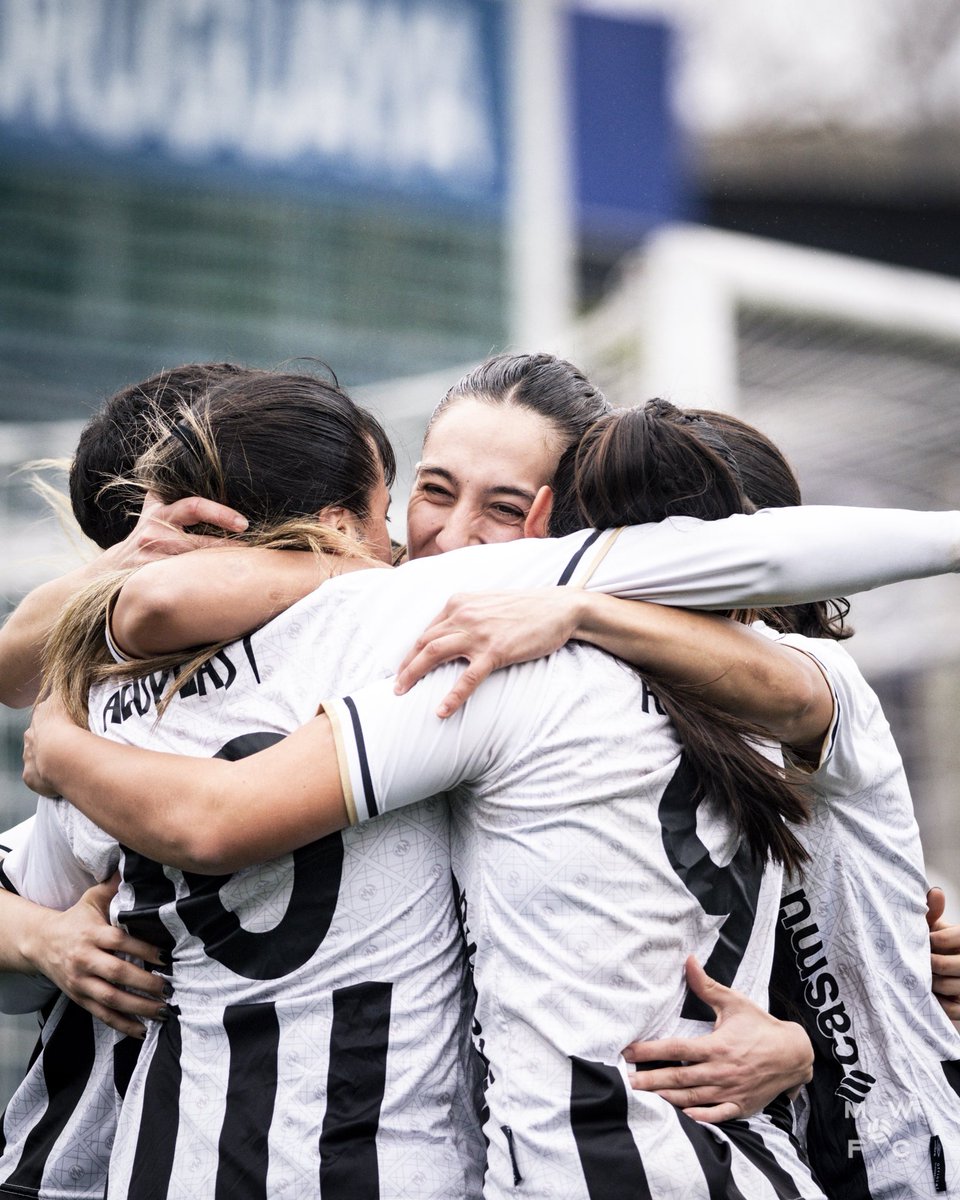 ASI TE QUIERO TAMAAAAAA

La 10 puso el primero a los 10 segundos.