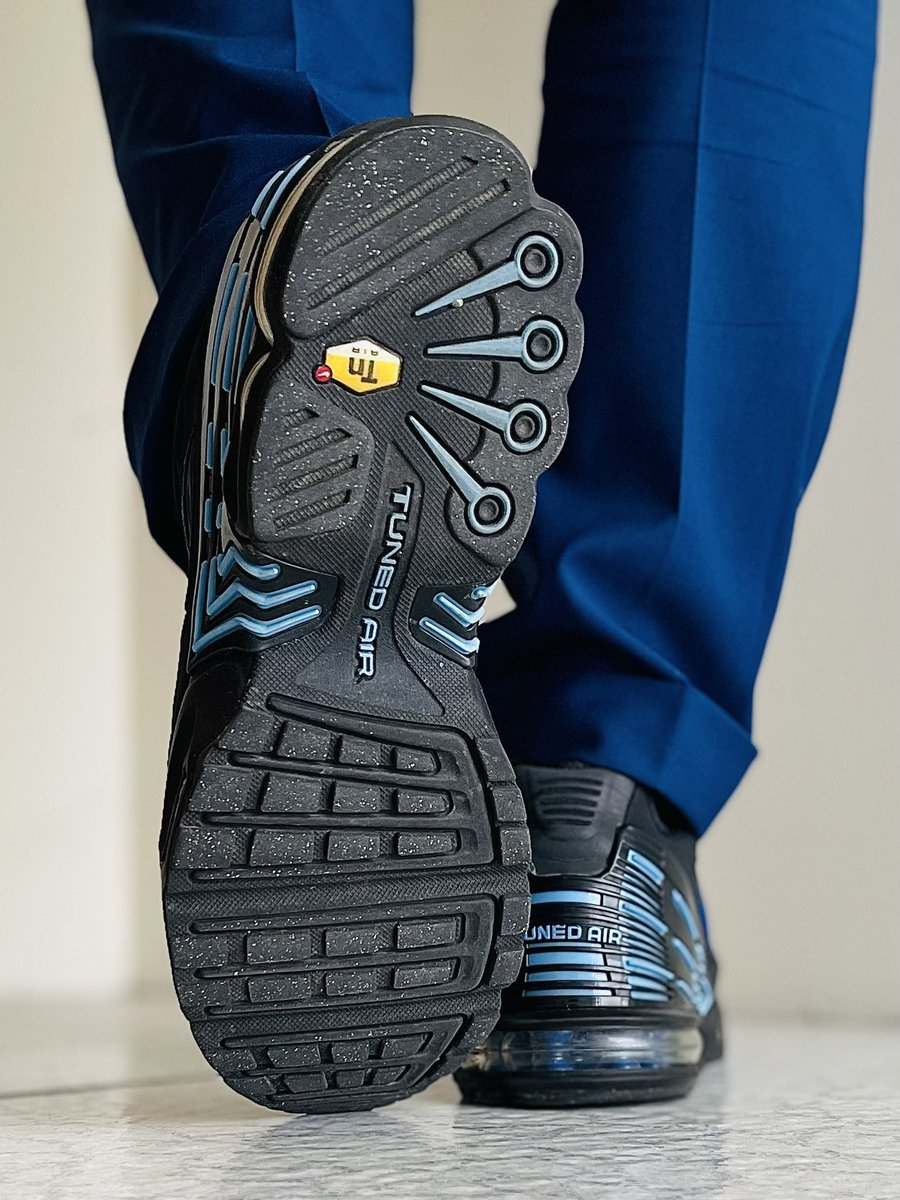 I’ll crush your balls with my Nikes until you scream!😏 I’ll leave the mark of my big soles on you so that you can remember who’s your master!😈