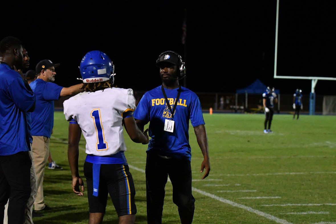 DBUGURU93's tweet image. I remember a hating 🥷 told me “you’re just a NAIA college drop out” now look at me!! #EmbraceTheGrind #DC #LLRB❤️‍🩹🕊️