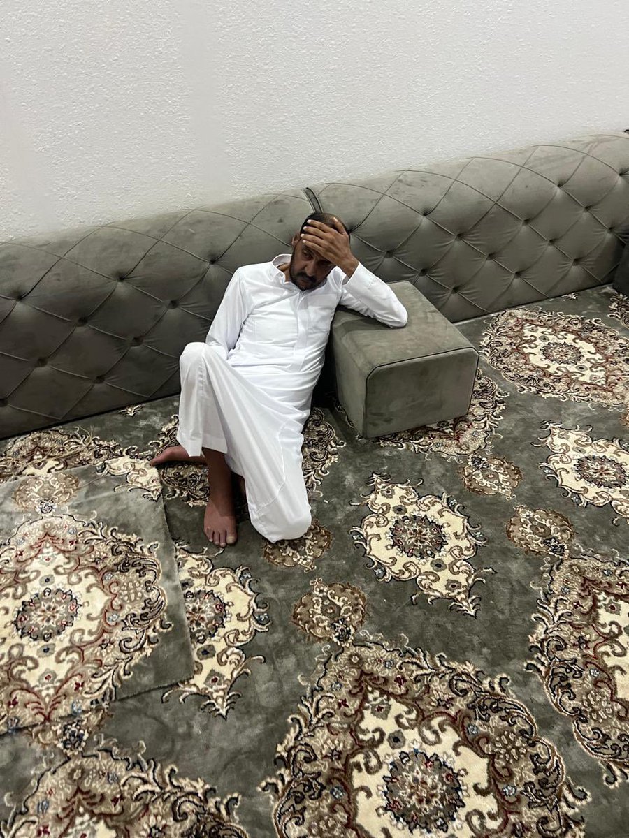 تم العثور على مفقود قارا بصحه جيده  ولله الحمد من قبل عضو الفريق/ مرضي عقيل التومي الشمري بجانب احد الحدائق بمدينة رفحاء وهو الآن بمنزله بانتظار اخ المفقود لاستلامه. 
#جمعية_فزعة_لشمال_للبحث_والانقاذ  #فريق_فزعة_الشمال_للبحث_والانقاذ  

x.com/faz3h2020/stat…