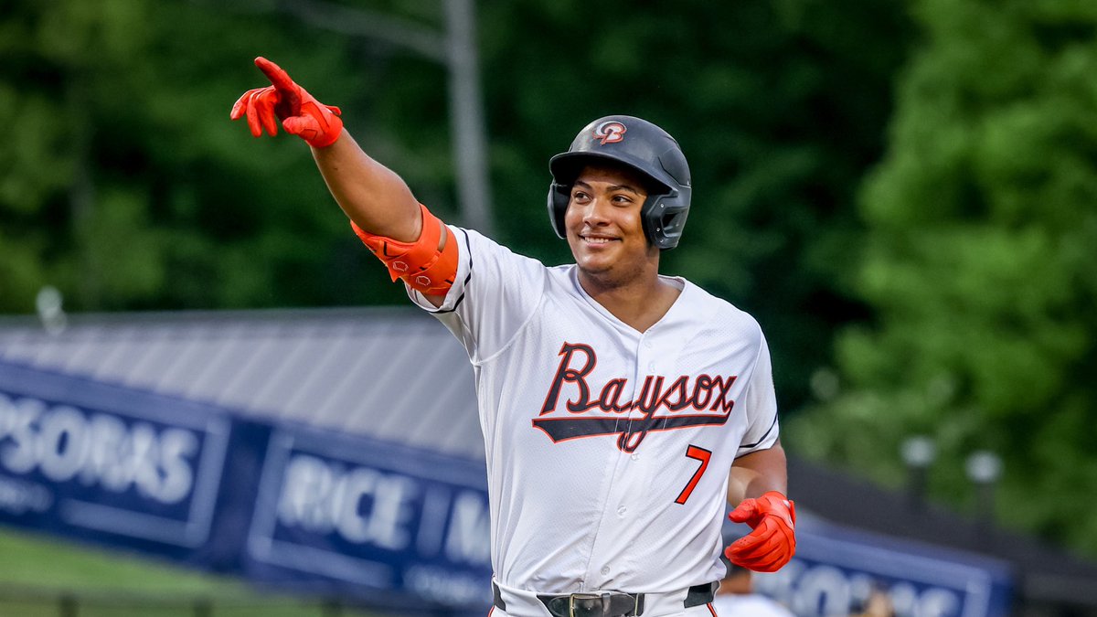 BaseballReport_'s tweet image. Samuel Basallo gets the call!

Samuel Basallo: C/1B-MLB

Age: 20 
Bats/Throws: L/R
6’4/180

Hit: 50 Power: 70 Run: 40 Arm: 70 Field: 45 Future Value: 60

The Orioles signed Samuel Basallo in 2021, one of Mike Elias’ biggest international signings as the Orioles president of…