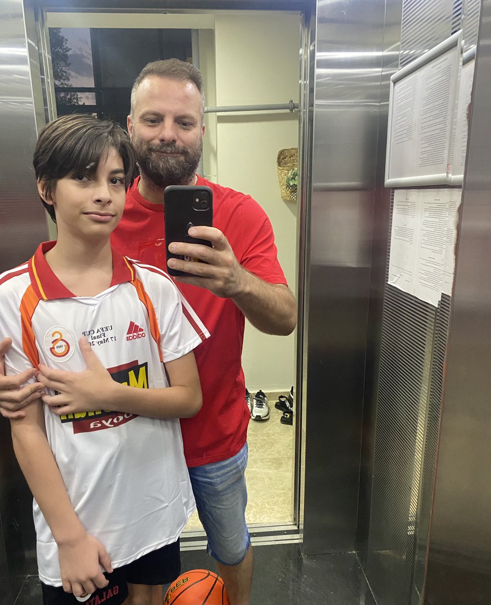 Nesiller değişir Galatasaray sevgisi değişmez… #Galatasaray