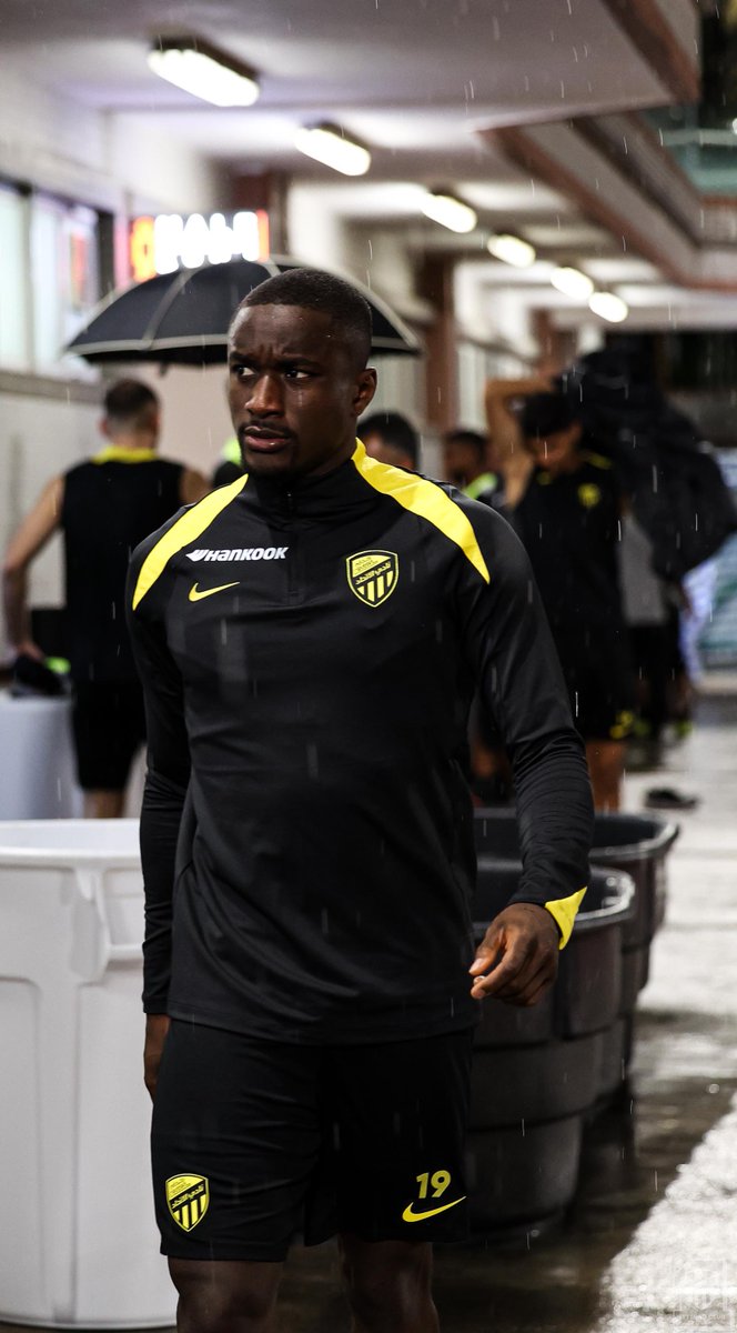 ittihad's tweet photo. 🤨💛 https://t.co/v7sna32Cil