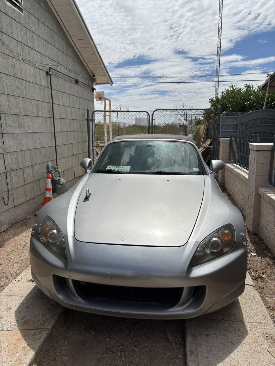 Arsnicc's tweet photo. Honestly, my passion for this car has completely faded away. Haven’t bothered fixing it. haven’t bothered getting a diagnostics. Haven’t bothered with this car anymore. It’s time to send away https://t.co/AmJeNAwbrH
