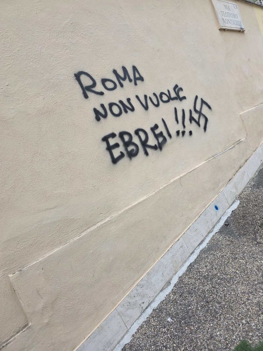 Parioli. Via monticelli… non lontano dal Tempio
 Comparsa oggi. La Sinagoga dei Parioli dista solo 300 metri

Ma non sono antisemiti…