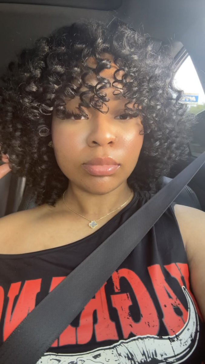 AriTheWorst's tweet photo. Love my natural hair 💕 https://t.co/Q2uTm000QO