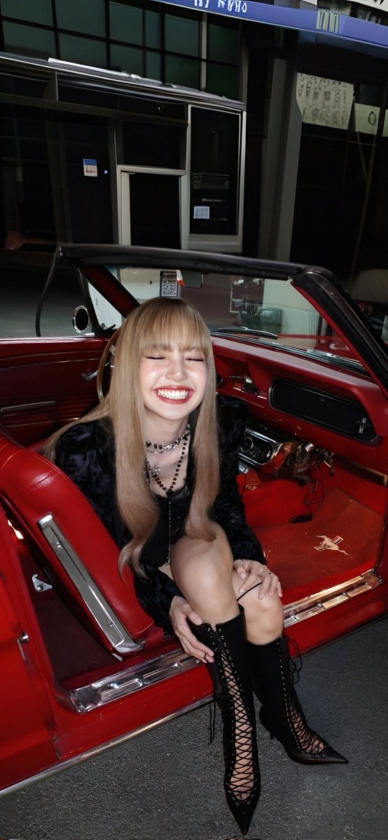 lalisalocks's tweet photo. #LISA wallpapers [IG update]

#LISAxDREAM #LALISA #리사 #ลิซ่า @wearelloud #LLOUD @BLACKPINK #BLACKPINK https://t.co/w8WjXIjhcR