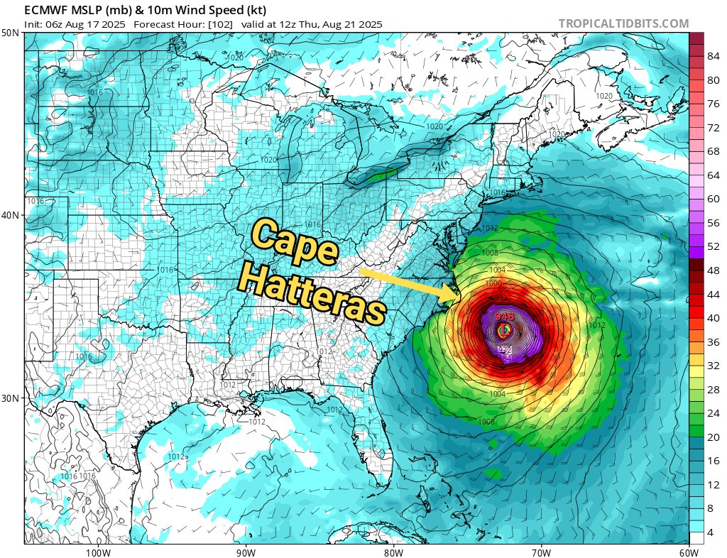 TropicalTidbits's tweet image. Hurricane #Erin is expected to continue growing in size as the storm curves northward, becoming so huge that even a track directly between #NorthCarolina and #Bermuda could still cause strong winds in either location.

Below are two examples. The GFS model leans the track…