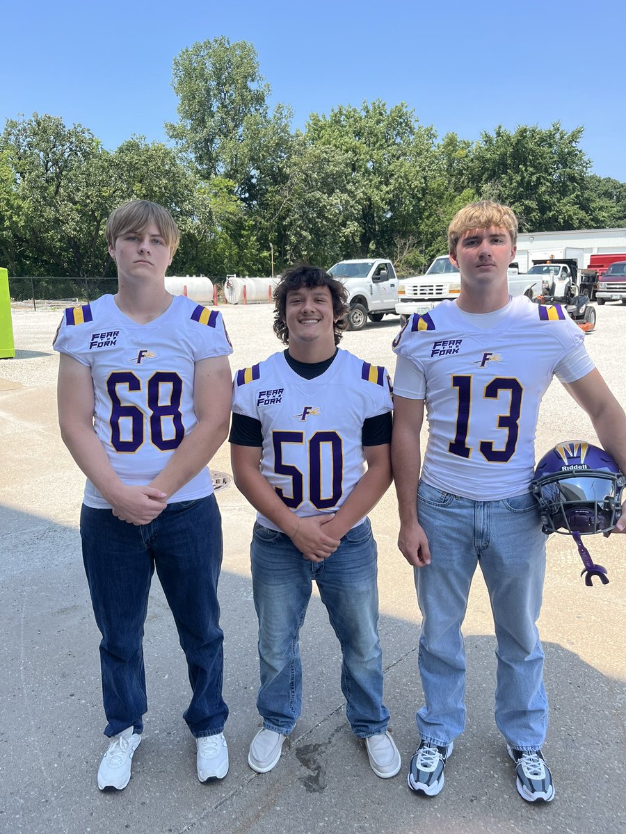 AdamDuvall's tweet photo. Thanks to @IVCFootball, @DunlapFootball, @FCHSFarmerFB &amp; @EBFootball for coming to the @pjstarsports Media Day. https://t.co/ESyJ2KIWjc