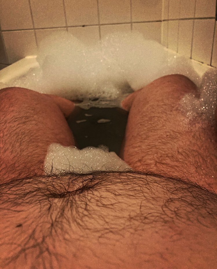 xworkbearx's tweet photo. @devimon_png Come back to the bathtub 🛁! https://t.co/zleQSF2OPb