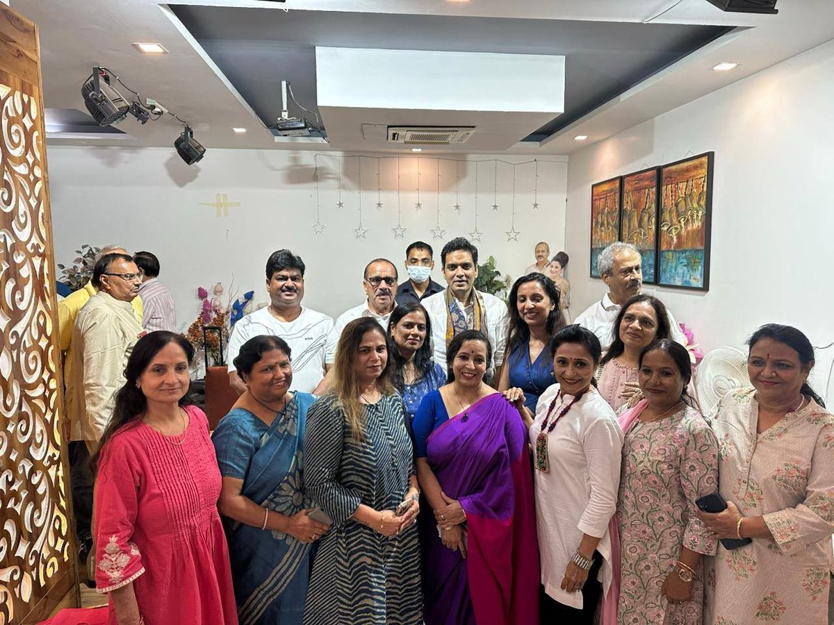 PankajSinghBJP's tweet photo. जन-संवाद कार्यक्रम के अंतर्गत आज सेक्टर-44 में स्थानीय निवासियों के साथ संवाद किया। https://t.co/ASlm6WNeAL