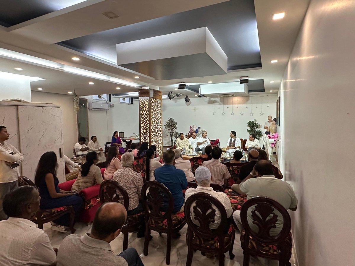 PankajSinghBJP's tweet photo. जन-संवाद कार्यक्रम के अंतर्गत आज सेक्टर-44 में स्थानीय निवासियों के साथ संवाद किया। https://t.co/ASlm6WNeAL