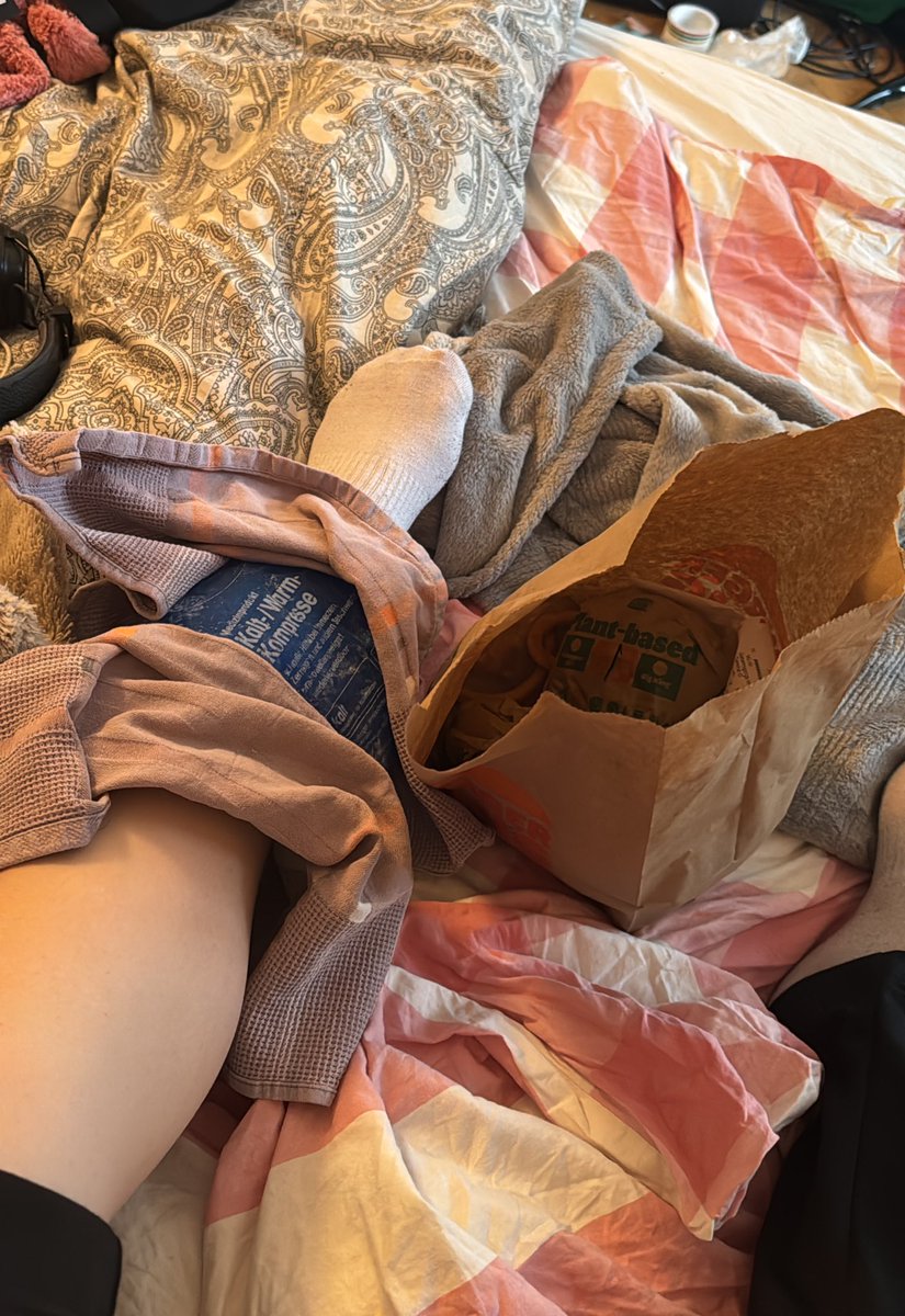 cheerupcaja's tweet photo. @nieveella dockville aftermath https://t.co/kOvgNKRBTM