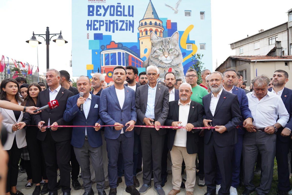 inanguney's tweet photo. Çok emek verdiğim Baruthane Yaşam Vadisi'nin açılışına katılmayı çok isterdim.

İkinci etabını tamamlayıp yeniden işlevlendirdiğimiz, donatılar ile çok amaçlı hale getirdiğimiz bu alanda komşularımın çok güzel anılar biriktireceğine eminim.

Arkadaşlarım, açılışı ertelemeyi teklif etti, ancak Beyoğlu halkına söz verdiğimiz gibi, bugün açılmasını istedim.

Piyalepaşa Mahallemizde, özellikle kadınların ve çocukların, güvenle kullanabileceği yeşil alan taleplerini sağlamış olmaktan dolayı mutluyum. 

Yokluğumu aratmayan, Beyoğlu'na hizmeti aksatmayan tüm çalışma arkadaşlarıma, açılışımızı şereflendiren tüm komşularımıza teşekkür ederim.