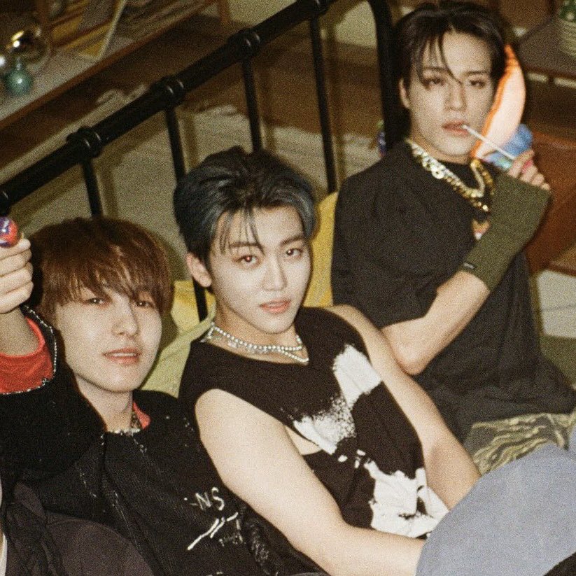 โหห รูปเซ็ตนี้ คุณผู้กำกับเขามาโพสต์อ่ะ ได้เห็นแล้วแบบชัดๆๆ😭🤍🤍