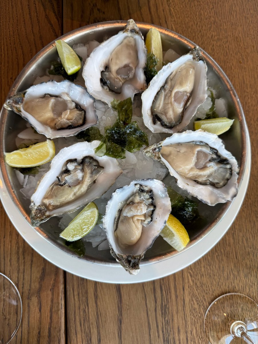 vilaviniteca tweet media