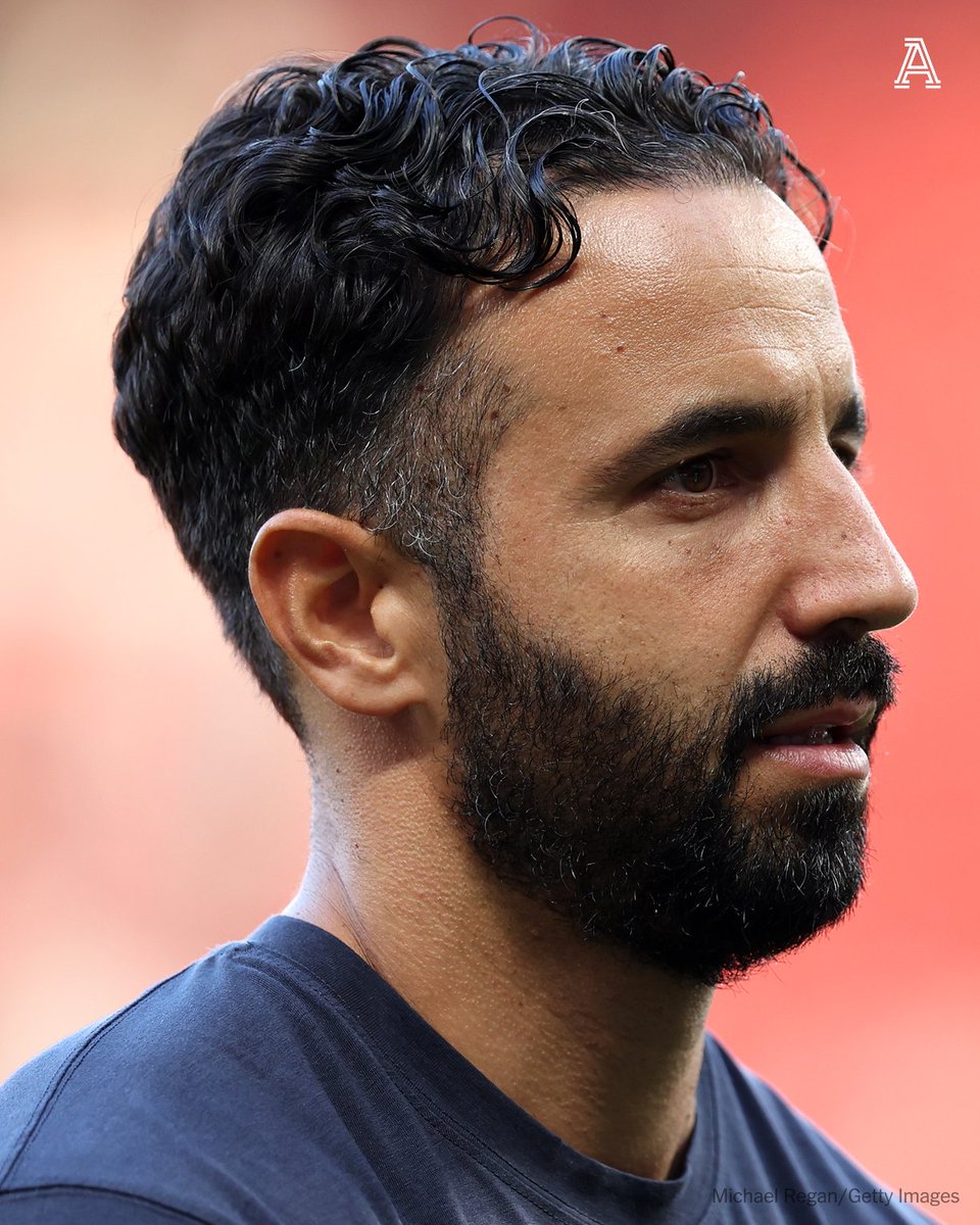 TheAthleticFC's tweet photo. Ruben Amorim suffered his 15th defeat in his 28th Premier League game as #MUFC manager (W7 D6) – this is the fastest a manager has reached 15 defeats in the competition, without taking charge of a newly promoted team in that period, since Paul Hart with Portsmouth in 2009 (27 games).

[@OptaJoe]